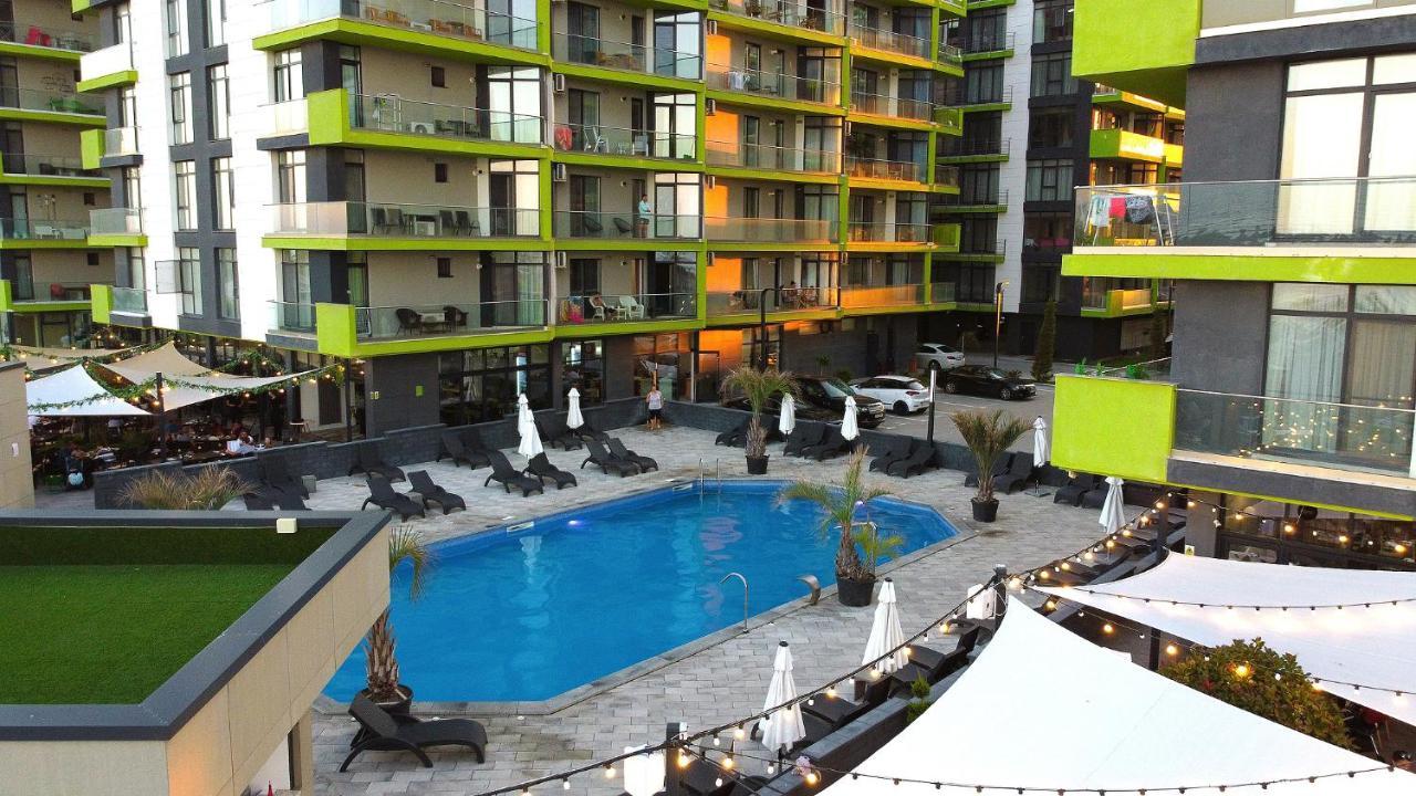 Glamour Red Apartment 22 In Spa Pool Resort Mamaia Exteriör bild