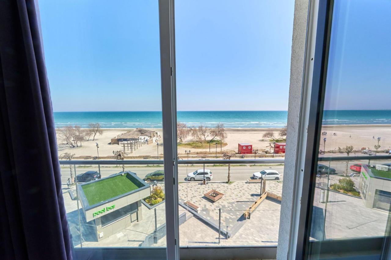 Glamour Red Apartment 22 In Spa Pool Resort Mamaia Exteriör bild