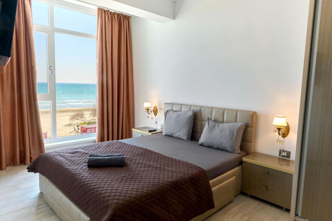 Glamour Red Apartment 22 In Spa Pool Resort Mamaia Exteriör bild