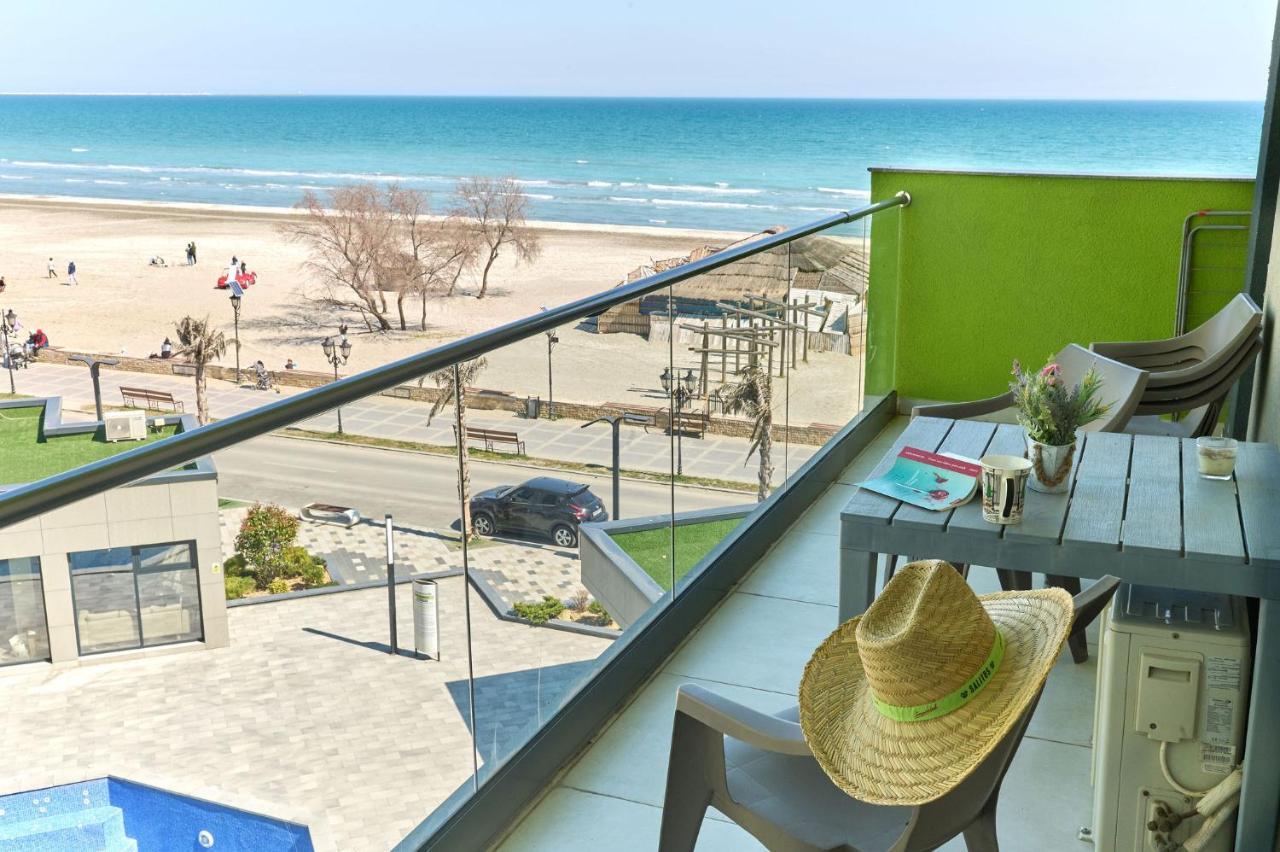 Glamour Red Apartment 22 In Spa Pool Resort Mamaia Exteriör bild