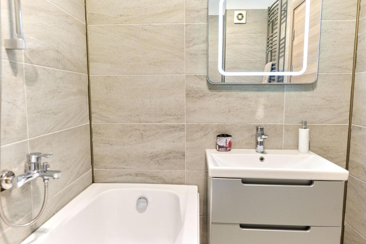 Glamour Red Apartment 22 In Spa Pool Resort Mamaia Exteriör bild