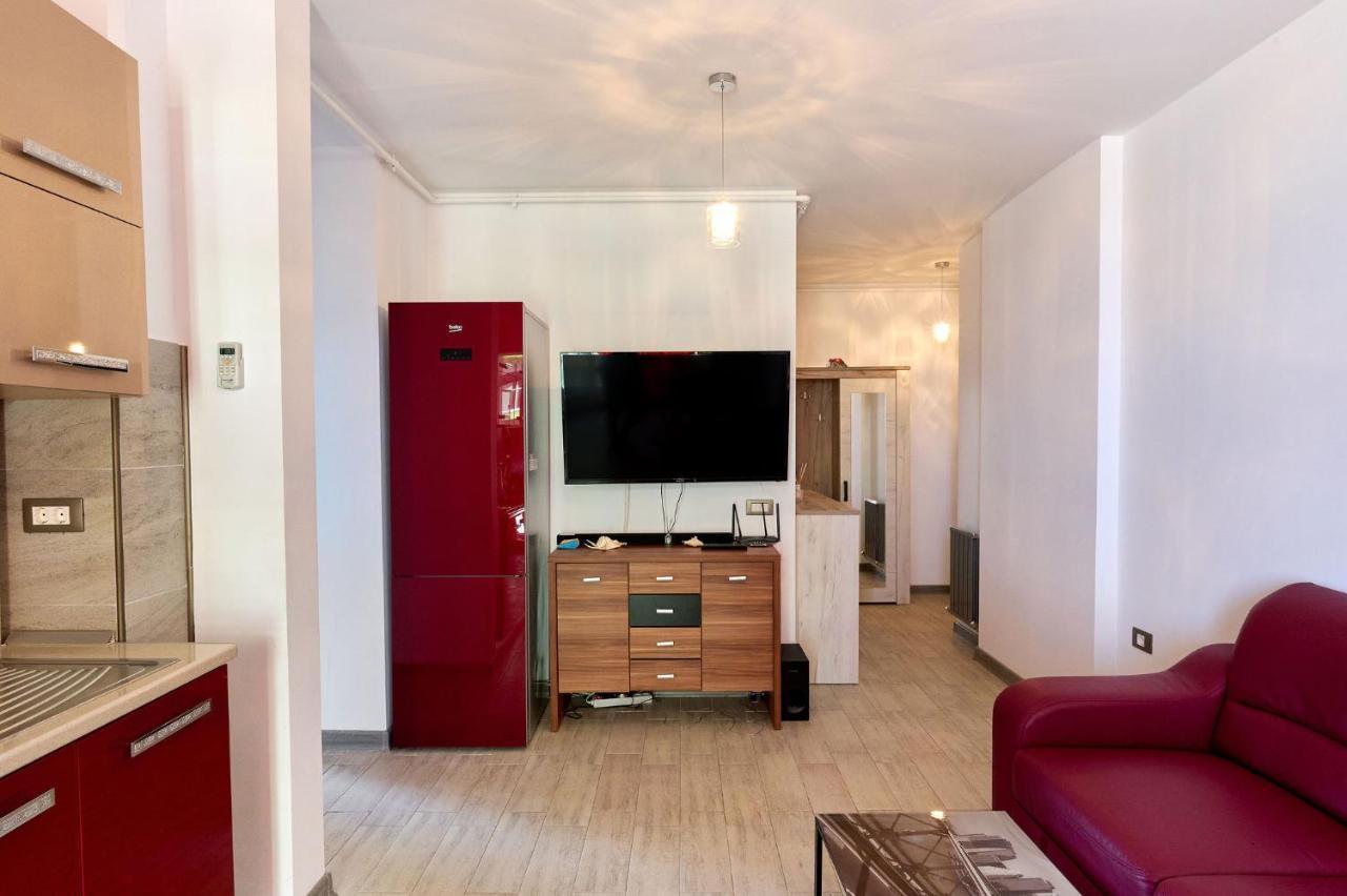 Glamour Red Apartment 22 In Spa Pool Resort Mamaia Exteriör bild