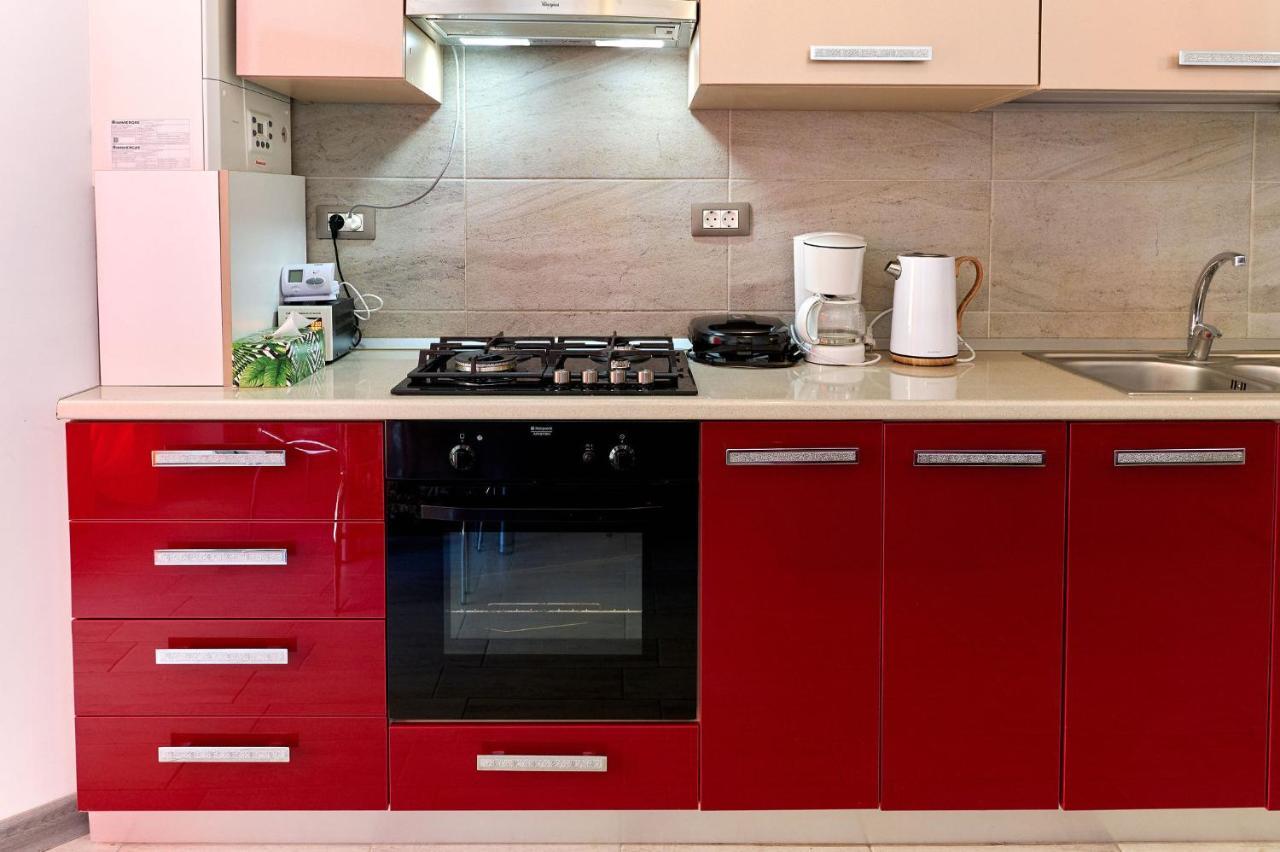Glamour Red Apartment 22 In Spa Pool Resort Mamaia Exteriör bild