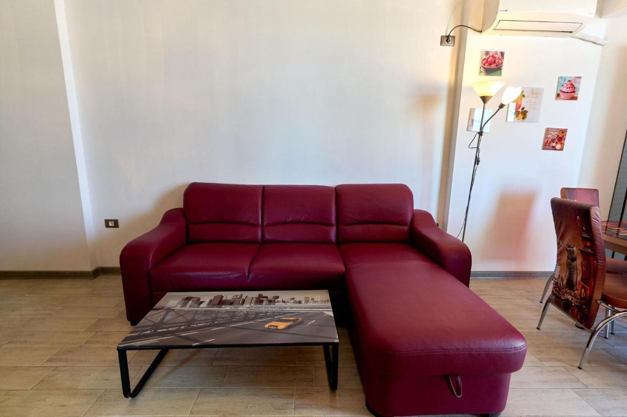 Glamour Red Apartment 22 In Spa Pool Resort Mamaia Exteriör bild