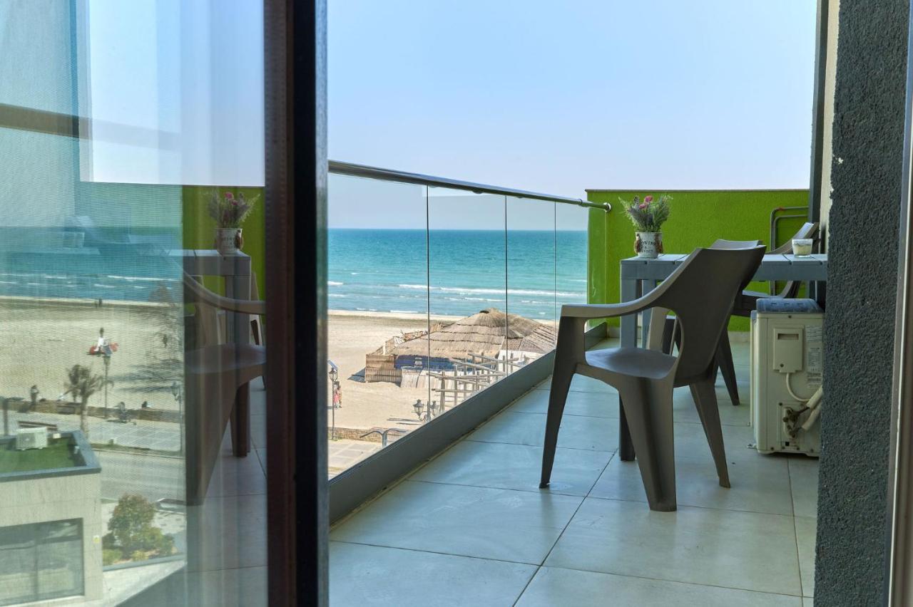 Glamour Red Apartment 22 In Spa Pool Resort Mamaia Exteriör bild
