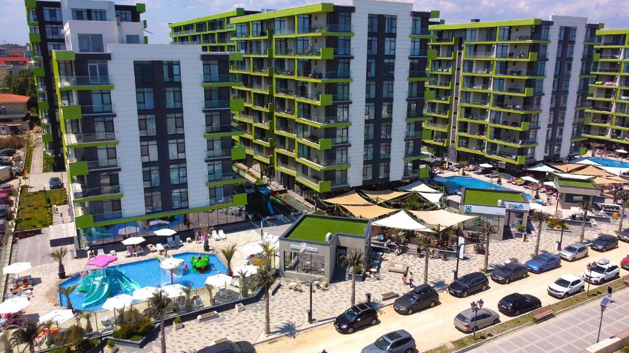 Glamour Red Apartment 22 In Spa Pool Resort Mamaia Exteriör bild