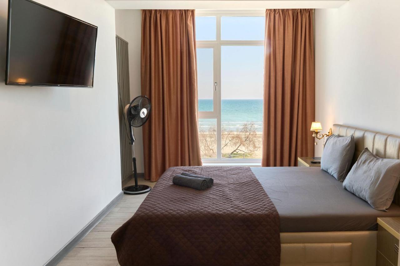 Glamour Red Apartment 22 In Spa Pool Resort Mamaia Exteriör bild